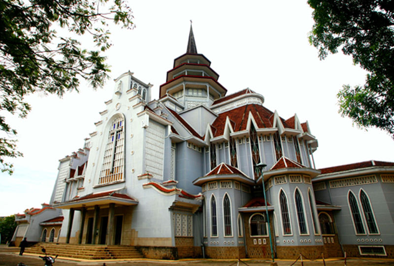 Nhà thờ dòng Chúa Cứu Thế